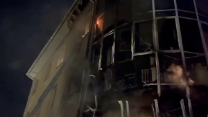 МЧС опровергло, что взрыв газа стал причиной пожара в доме в Ханты-Мансийске