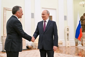 Ушаков увидел символизм во встрече Путина и Уиткоффа