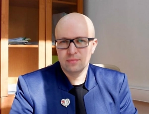 Гомеостаз — это стремление системы (в том числе и нервной) к равновесию. Вы слишком много потратили — система будет искать способ восполнить. Через апатию, раздражение, головную боль, необъяснимую усталость или сон всю субботу. Распределяйте энергию равномерно. Нет смысла задачи за всю неделю засовывать в один день. Работайте столько, сколько можете работать качественно. Не больше. Не дожимайте себя — это не инвестиция, это изъятие с процентов.