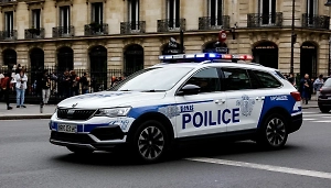 Взрыв прогремел в центре Парижа, полиция начала расследование