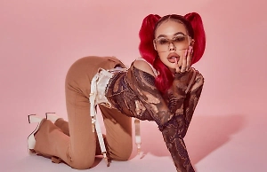 Инстасамка отсудила у сети «Ёбидоёби» 300 тысяч рублей за использование песни