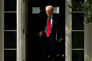 Трамп сделает выбор между Россией и Украиной, исходя из шагов Путина