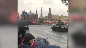 Москва готовится к первой ночной репетиции парада в честь Дня Победы