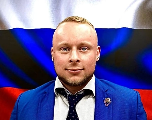 В настоящее время, когда российская автомобильная промышленность переживает новый этап развития, важно поддержать наших производителей и обеспечить им конкурентное преимущество. Это будет не только стимулировать наших спортсменов, но и способствовать продвижению отечественных автомобильных брендов. Вручение отечественных автомобилей также будет способствовать укреплению патриотических чувств и гордости за достижения нашей страны в спорте и промышленности.