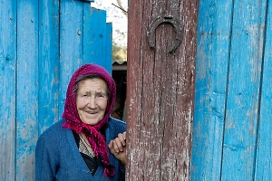 Украинская бабушка спасла двух наших раненых парней и получила гражданство России