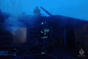 Ночной пожар унёс жизни семьи с ребёнком в Сибири