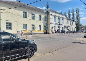 Разбросало по дороге: На камеру попал момент наезда «‎приоры» на толпу в Мичуринске