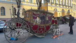 Карета попала в «историческое ДТП» у Исаакиевского собора в Петербурге