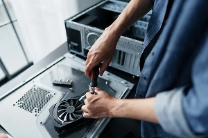 Конец золотого века IT: Эксперт рассказал, в каких сферах зарплаты будут снижаться