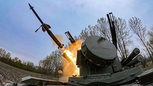 Российские войска ударили по заводам ВПК и складам боеприпасов Украины
