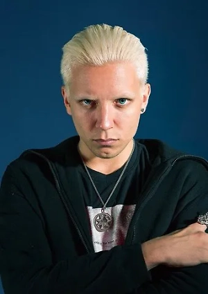 Пределы Золотого кольца России — настоящий кладезь культовых объектов. В это сложно поверить, но даже тысячу лет спустя здесь можно найти святые для наших далёких предков места. Древние капища, поляны идолов, руины святилищ. Всё это стало популярными точками на туристических маршрутах.