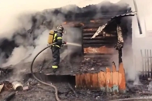 Страшный пожар унёс жизни бабушки и внучки под Омском