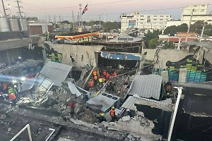 Число погибших при обрушении крыши в ночном клубе Доминиканы достигло 66