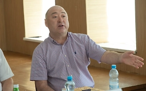 Сумка с миллионом: В Шереметьево задержали самого богатого «молочника» Саратовской области