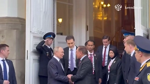 Путин лично проводил премьера Малайзии после переговоров в Кремле