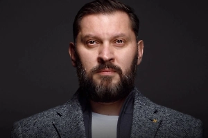 У звёздного психолога Марка Бартона нашли огромный долг