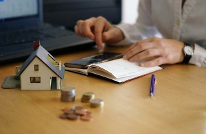 Гладков: Жители белгородских сёл получат выплату на аренду жилья из-за атак БПЛА