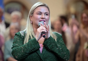 «Пью, когда есть настроение»: Семенович рассказала о своих алкогольных привычках