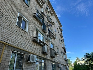 Россиянка разбилась насмерть, когда под её ногами обрушился балкон многоэтажки