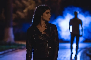 Не из-за тяги к ужасному: Психологи объяснили любовь женщин к документалкам о маньяках