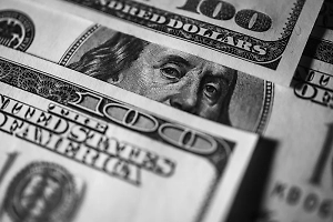 США подорвали монополию доллара антироссийскими санкциями