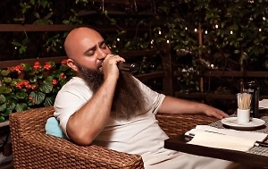 Популярного российского бьюти-блогера Алтуняна арестовали в Москве за распространение порно