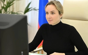 Львова-Белова помогла 17-летней девочке с Украины воссоединиться с матерью в России