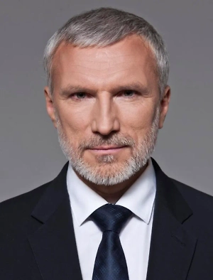 Удалось встретиться с Вэнсом, который стал рьяным католиком, и это огромное достижение для Зеленского, который, кажется, только для этого и приехал в Ватикан. Только вот по результатам — ноль, одни общие слова и декларации, видно, что вице-президент США к украинскому диктатору относится, как минимум, пренебрежительно.