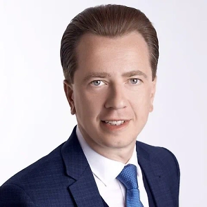 Муниципалитетам, то есть тем районам, где это произошло и где случилась эта авария, не надо самоустраняться от этого и говорить, что это не наш вопрос и пусть это животное там дальше лежит и умирает. Нет, это их вопрос потому, что в этой ситуации муниципальные власти должны реагировать, при необходимости подключить кого необходимо для решения этой проблемы и сделать всё для того, чтобы вопрос решить.