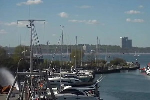 Мощный взрыв прогремел в порту на севере Германии, есть пострадавшие