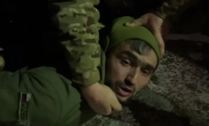 ФСБ показала видео с приезжим, лишённым гражданства РФ из-за дебоша в Липецке