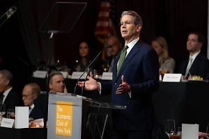 Трамп раздал Зеленскому флеш-рояль — Минфин США о сделке по недрам