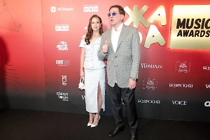 «Не трогай!» Лепс вышел из себя после вопроса журналистки о разрыве с 19-летней невестой