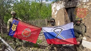 «Неудержимые» показали видео поднятия флага России над освобождённой Котляровкой в ДНР