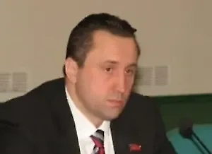 Мы выступаем с инициативой об ограничении трансляции фильмов, пропагандирующих ЛГБТ*, трансгендерность* и другие формы «разврата и беспорядочных связей», а также другого некачественного контента в салонах красоты.