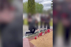 Белорусских школьников отправили на «урок ума» после скандала с салютом на 9 Мая