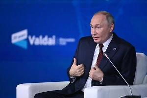 Путин: Придурки в руководстве стран Запада пытаются вредить России в ущерб себе 