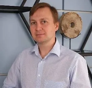 Анализ этого дня в контексте гороскопа Российской Федерации показывает, что день несёт стране (её представителям на политической арене) успехи в деловых переговорах, особенно связанных с общением с зарубежными партнёрами. День удачен для подписания официальных бумаг и повышения престижа страны в глазах влиятельных лиц