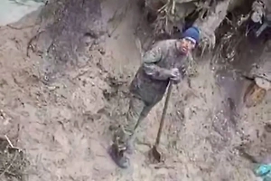 Били лопатами: На телефоне под Курском нашли видео зверских пыток сослуживца бойцами ВСУ