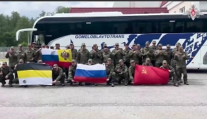 Улыбки и троекратное «Ура!»: Появилось видео с вернувшимися из плена российскими бойцами