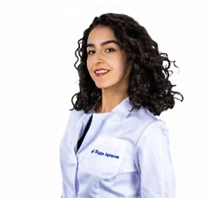 Причины развития меланомы различны. Одним из значимых факторов является ультрафиолетовое воздействие, которое обладает мутагенным и канцерогенным влиянием на клетки кожи через воздействие на ДНК