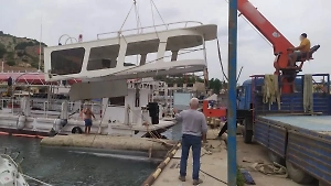 У берегов Крыма перевернулся катер с шестью пассажирами