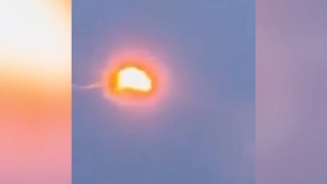 Life.ru публикует видео уничтожения украинского дрона, летевшего на Москву