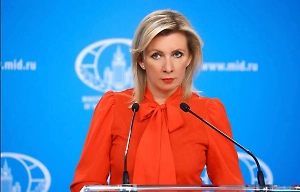 «Может, это была «рука Кремля?» Захарова предложила Макрону, как оправдаться за пощёчину