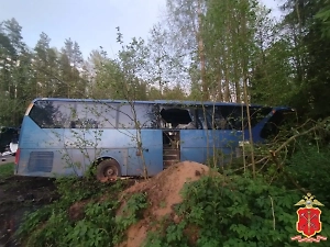 Один человек погиб и 12 пострадали в ДТП с автобусом в Ленобласти