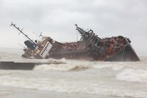 Судно с гуманитаркой для сектора Газа тонет у берегов Мальты после атаки БПЛА