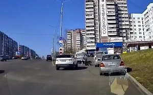 В Усть-Илимске велосипедист погиб, упав головой под колёса проезжавшей машины