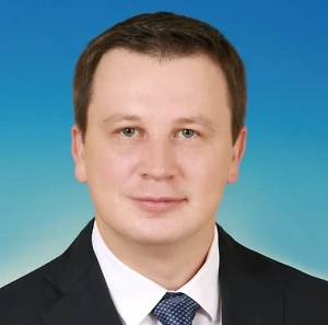 Современные цифровые технологии делают опасный контент доступным буквально в один клик, а алгоритмы платформ нередко способствуют его популяризации среди подростков. Без установления чётких критериев вредоносности такого контента и реальных механизмов ответственности для его распространителей любые рекомендации родителей или педагогов оказываются малоэффективными. Законодательное ужесточение требований к тру-крайм-материалам с учётом возрастных ограничений — шаг, который уже давно назрел.