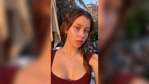 Торт в лицо и розовый медведь: Дочь Юлии Пересильд ярко отпраздновала 16-летие