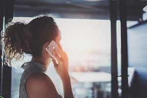 Теперь жертва звонит сама: Россиян предупредили о новой тактике мошенников